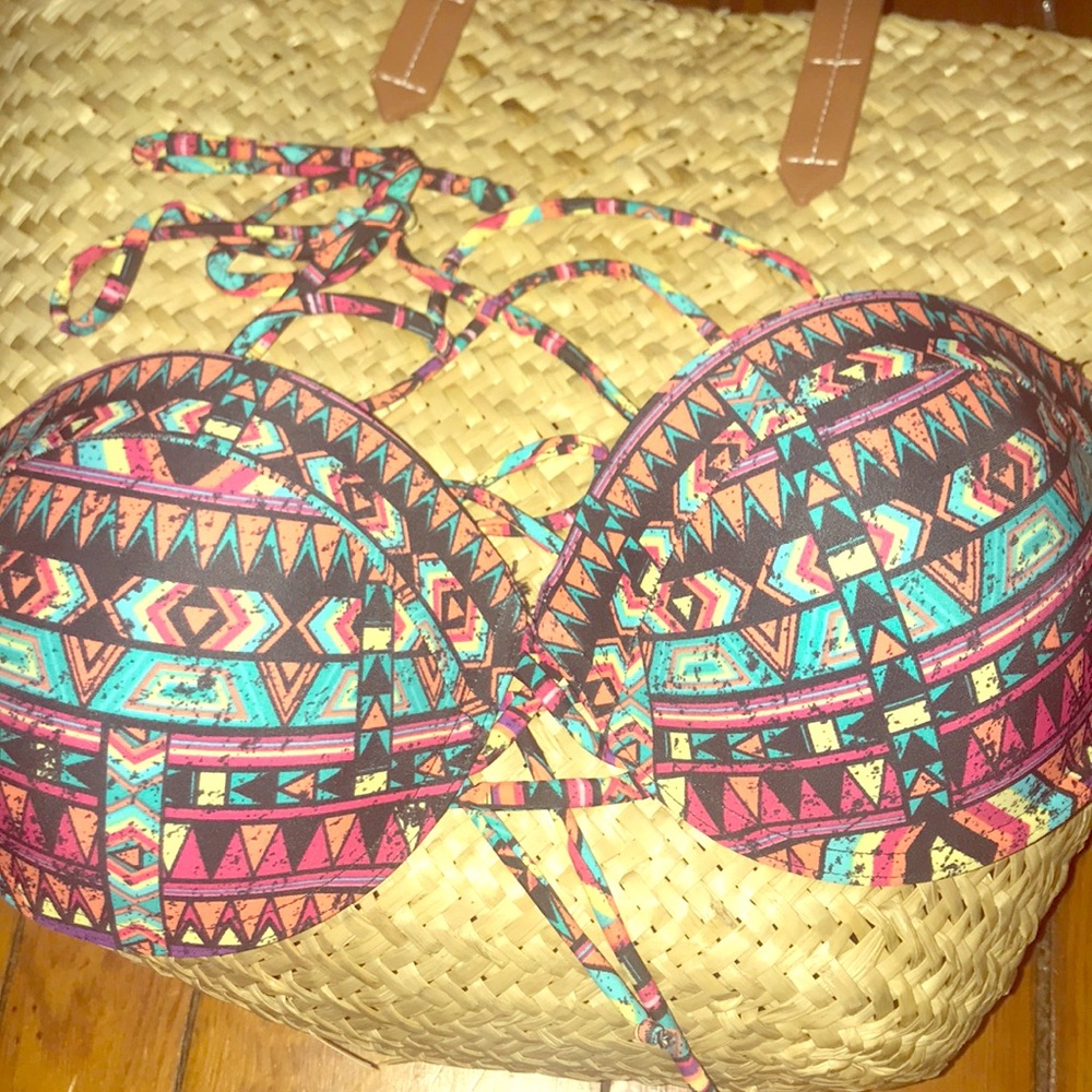 Apollo swimwear top size XL